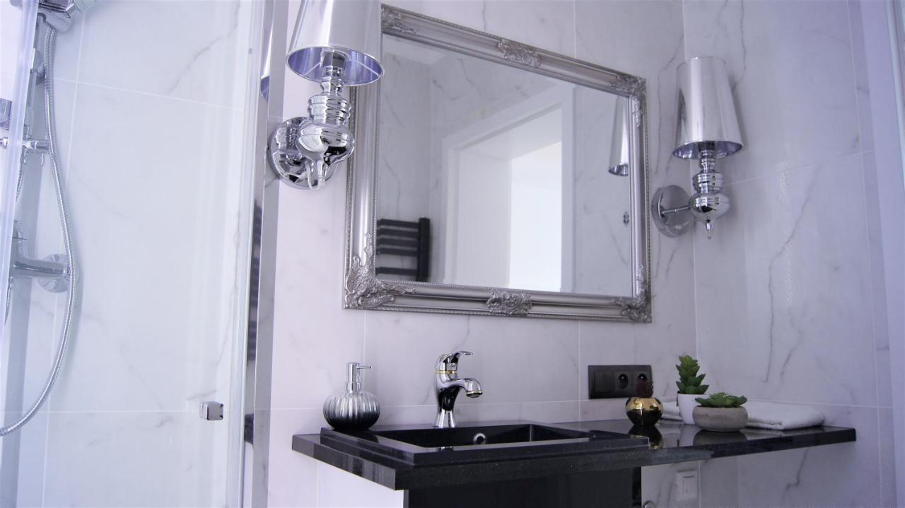 Przestronny Apartament Contento- Wroclaw Centrumアパートメント エクステリア 写真
